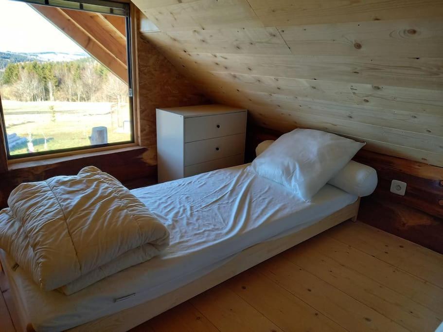 Les Petites Fustes Dans La Prairie Holiday home *